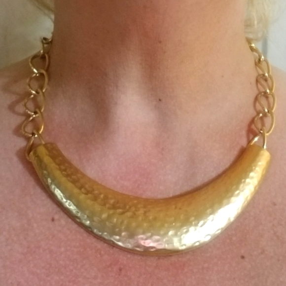Vtg KJL Kenneth Jay Lane Gold Hammered Necklace - Picture 7 of 7